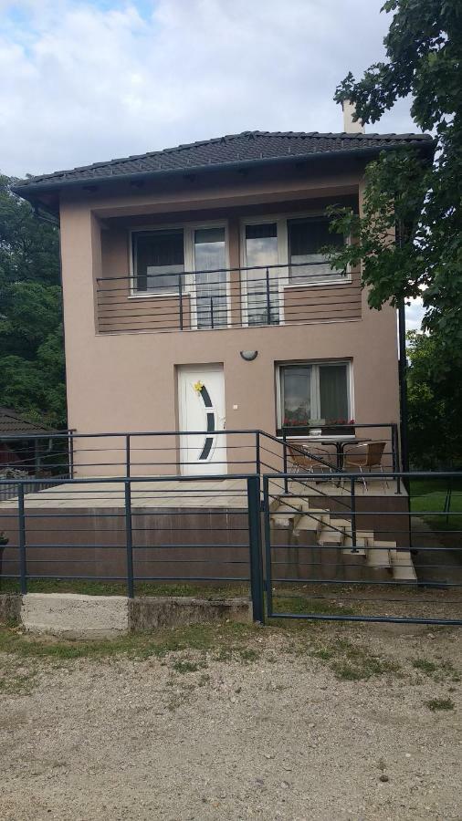 Family Holiday Apartman Nyíregyháza Zewnętrze zdjęcie